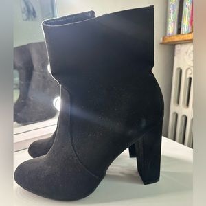 SHORT SUEDE BOOTS